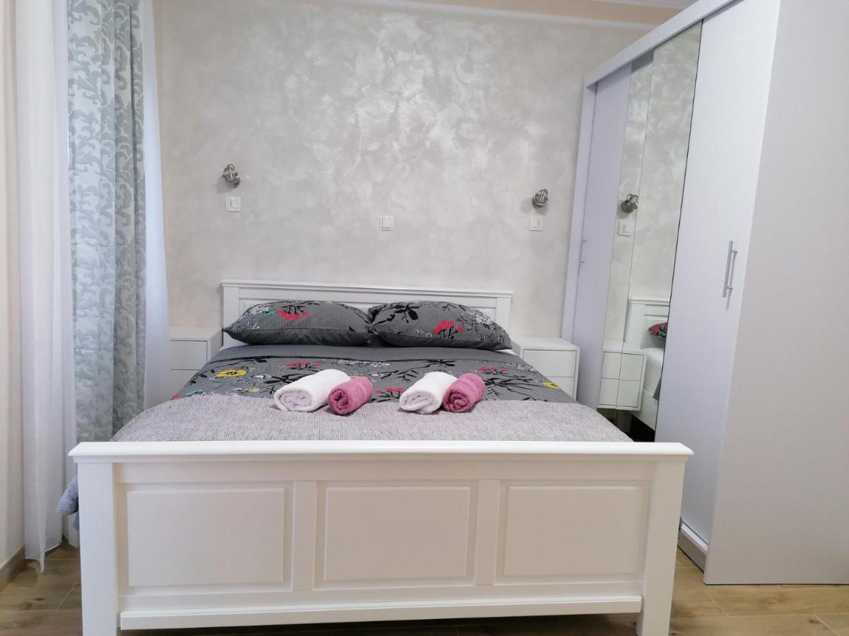Apartman Lusetic โอปาติยา ภายนอก รูปภาพ