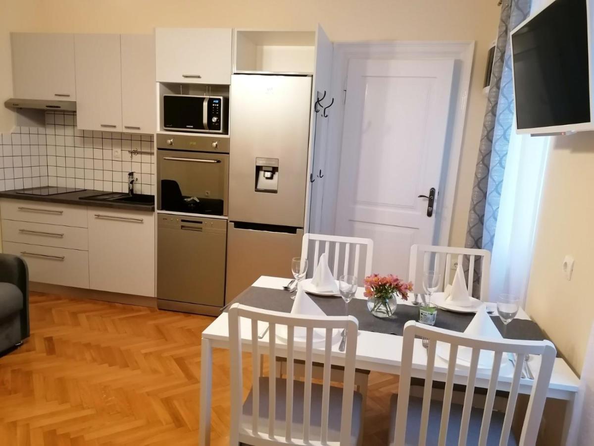 Apartman Lusetic โอปาติยา ภายนอก รูปภาพ