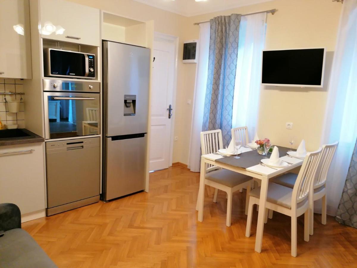 Apartman Lusetic โอปาติยา ภายนอก รูปภาพ
